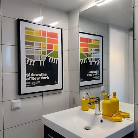 Spacious Modern Flat In Koukaki